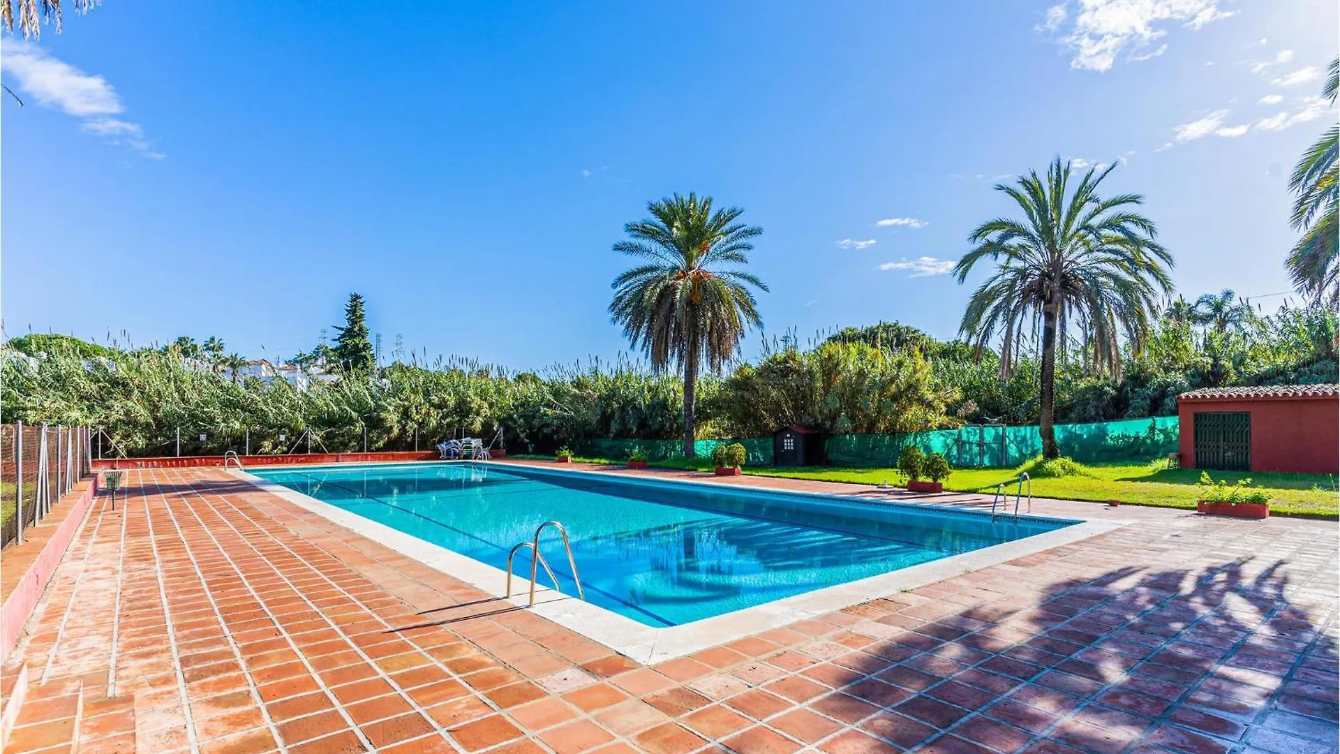 Nice Apartment In Estepona With Kitchen