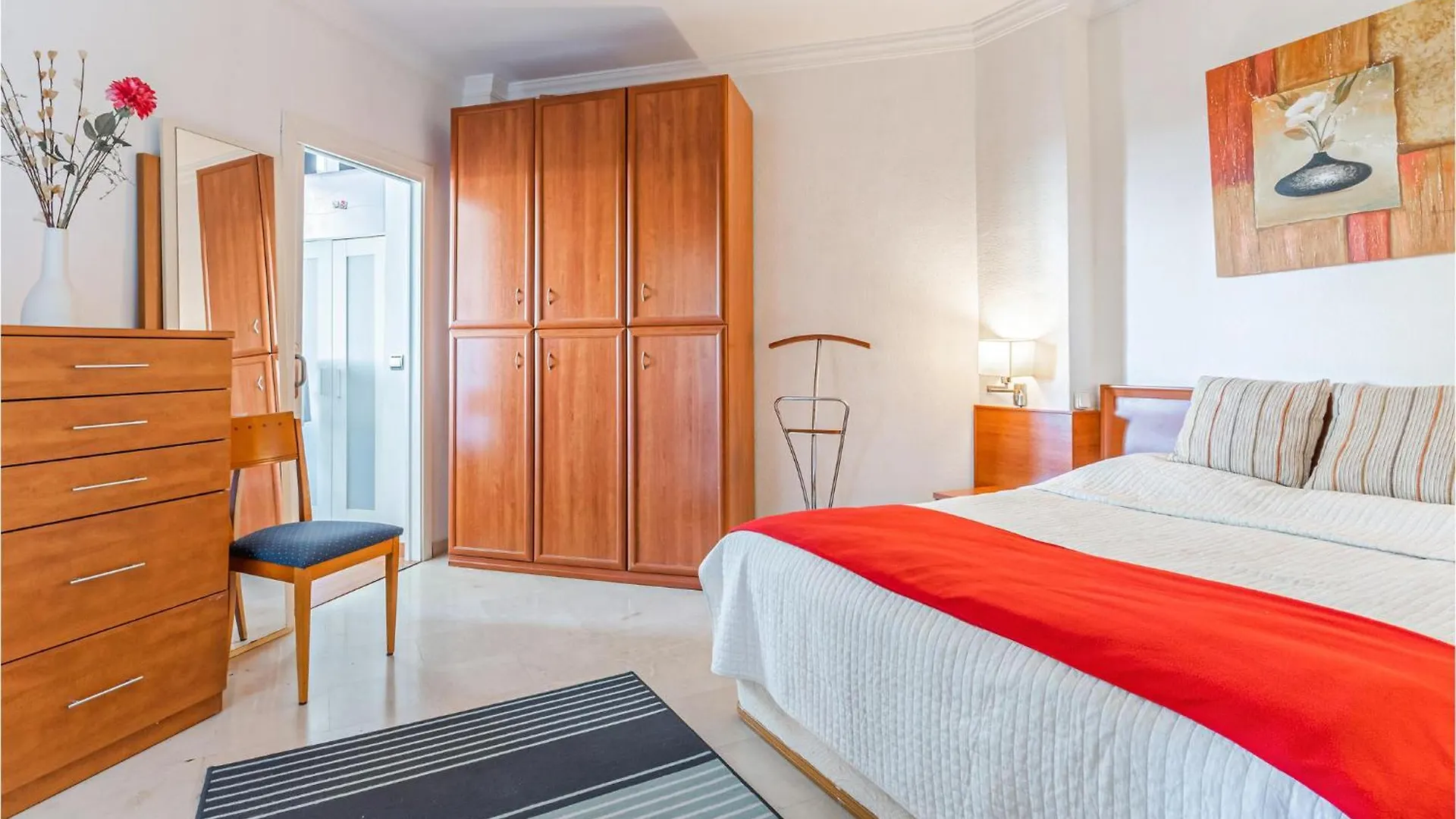 Nice Apartment In Estepona With Kitchen 0*,