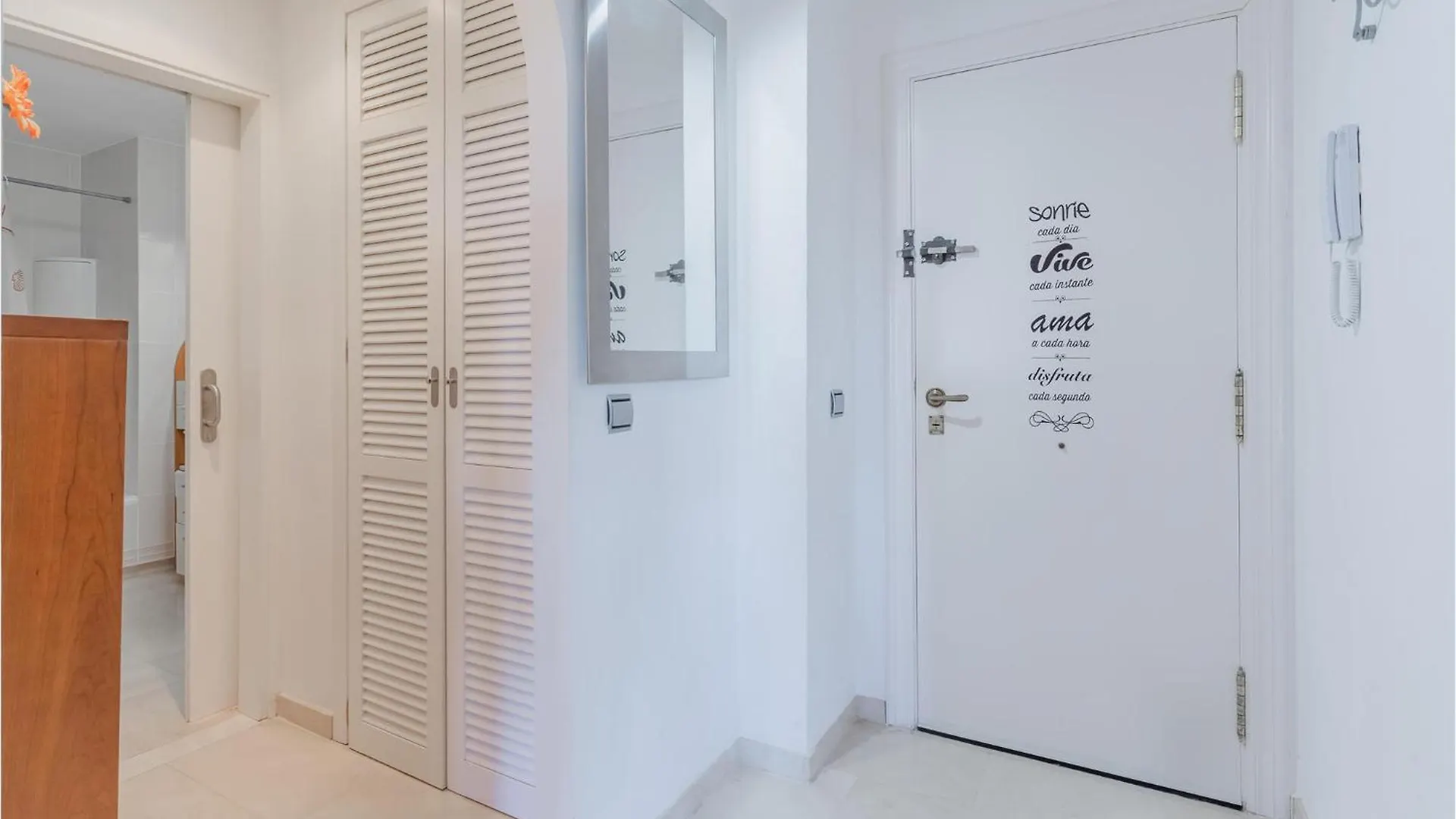 Nice Apartment In Estepona With Kitchen
